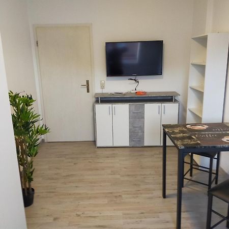 Flex Aparts - Grosse, Moeblierte Wohnung In Zwickau Mit 2 Zimmern Zewnętrze zdjęcie