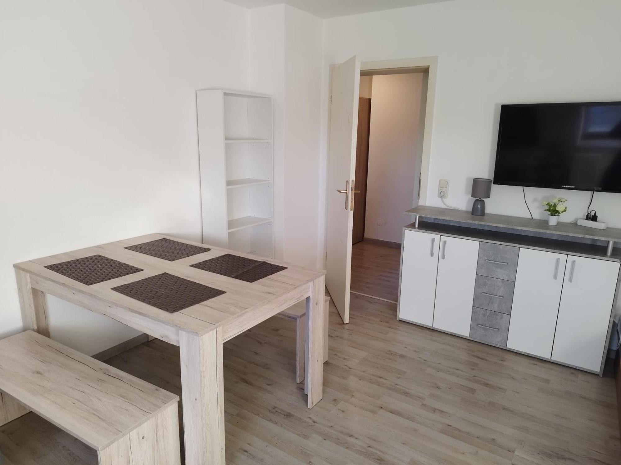 Flex Aparts - Grosse, Moeblierte Wohnung In Zwickau Mit 2 Zimmern Zewnętrze zdjęcie