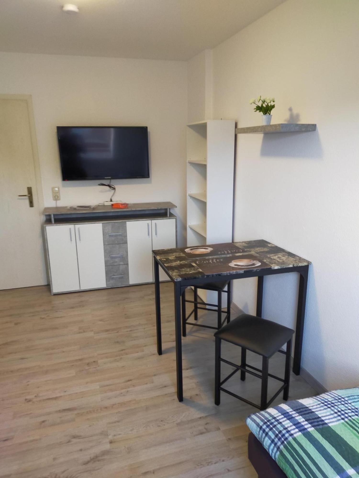 Flex Aparts - Grosse, Moeblierte Wohnung In Zwickau Mit 2 Zimmern Zewnętrze zdjęcie