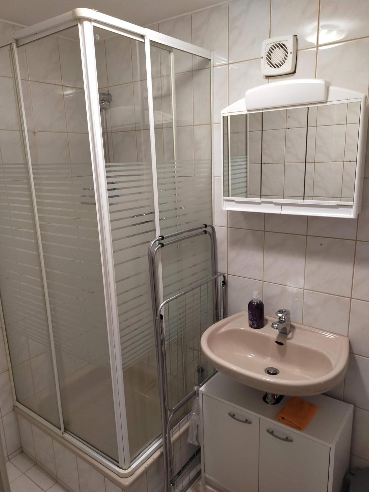 Flex Aparts - Grosse, Moeblierte Wohnung In Zwickau Mit 2 Zimmern Zewnętrze zdjęcie