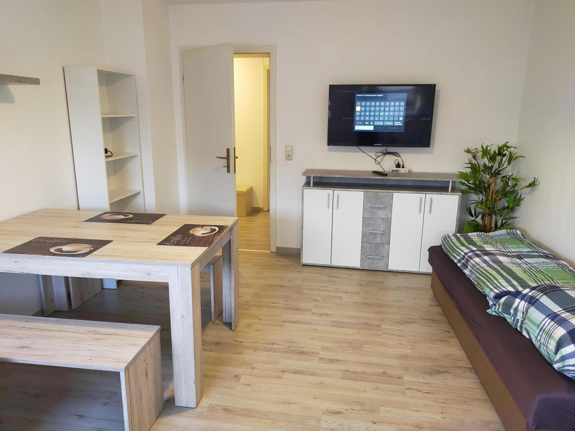 Flex Aparts - Grosse, Moeblierte Wohnung In Zwickau Mit 2 Zimmern Zewnętrze zdjęcie