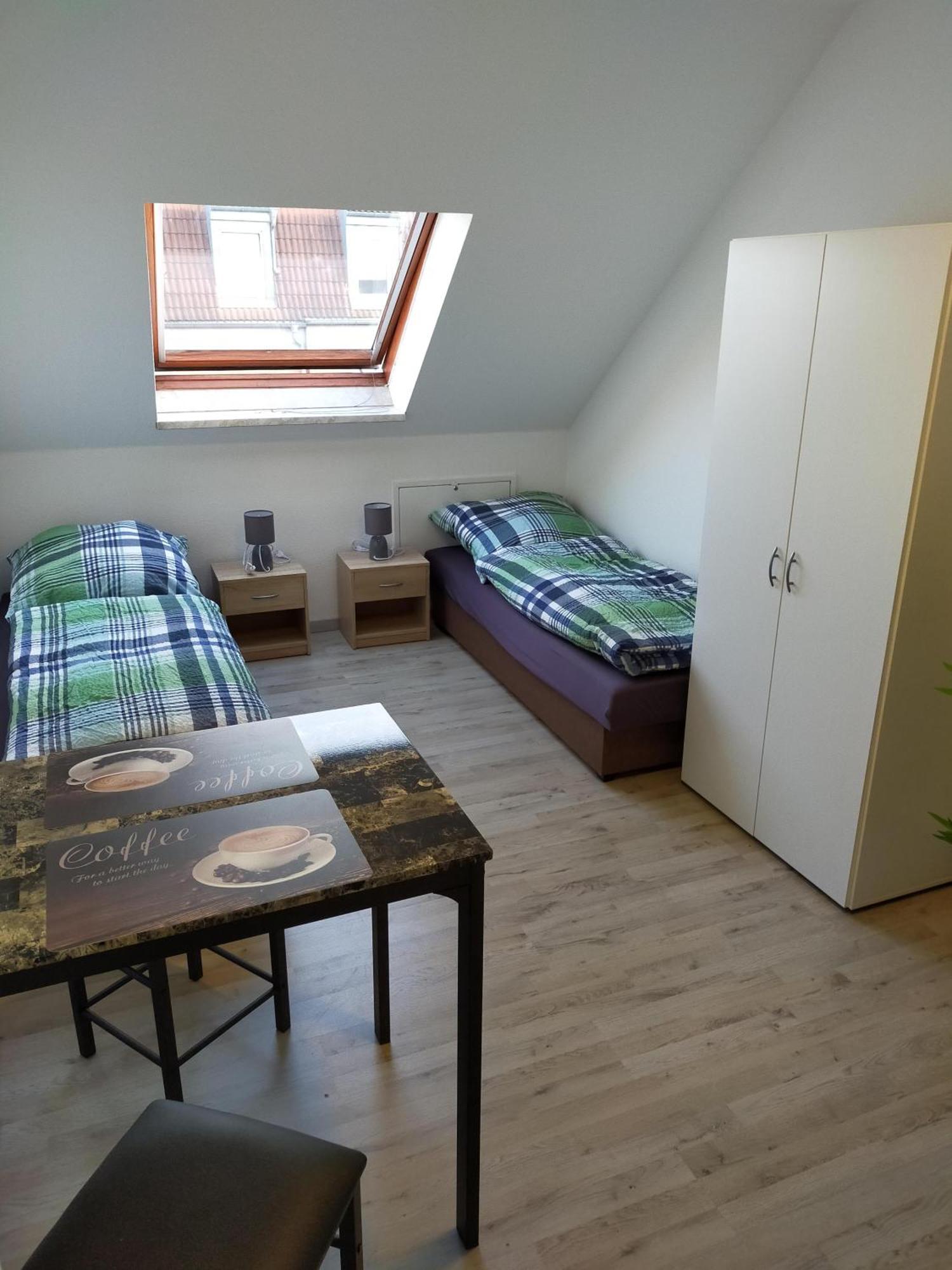 Flex Aparts - Grosse, Moeblierte Wohnung In Zwickau Mit 2 Zimmern Zewnętrze zdjęcie
