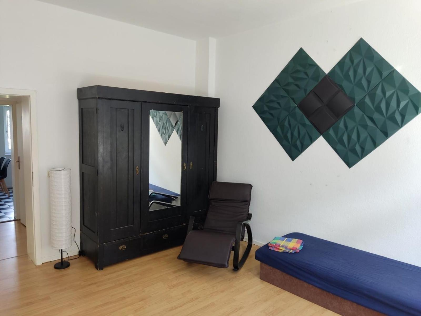 Flex Aparts - Grosse, Moeblierte Wohnung In Zwickau Mit 2 Zimmern Zewnętrze zdjęcie